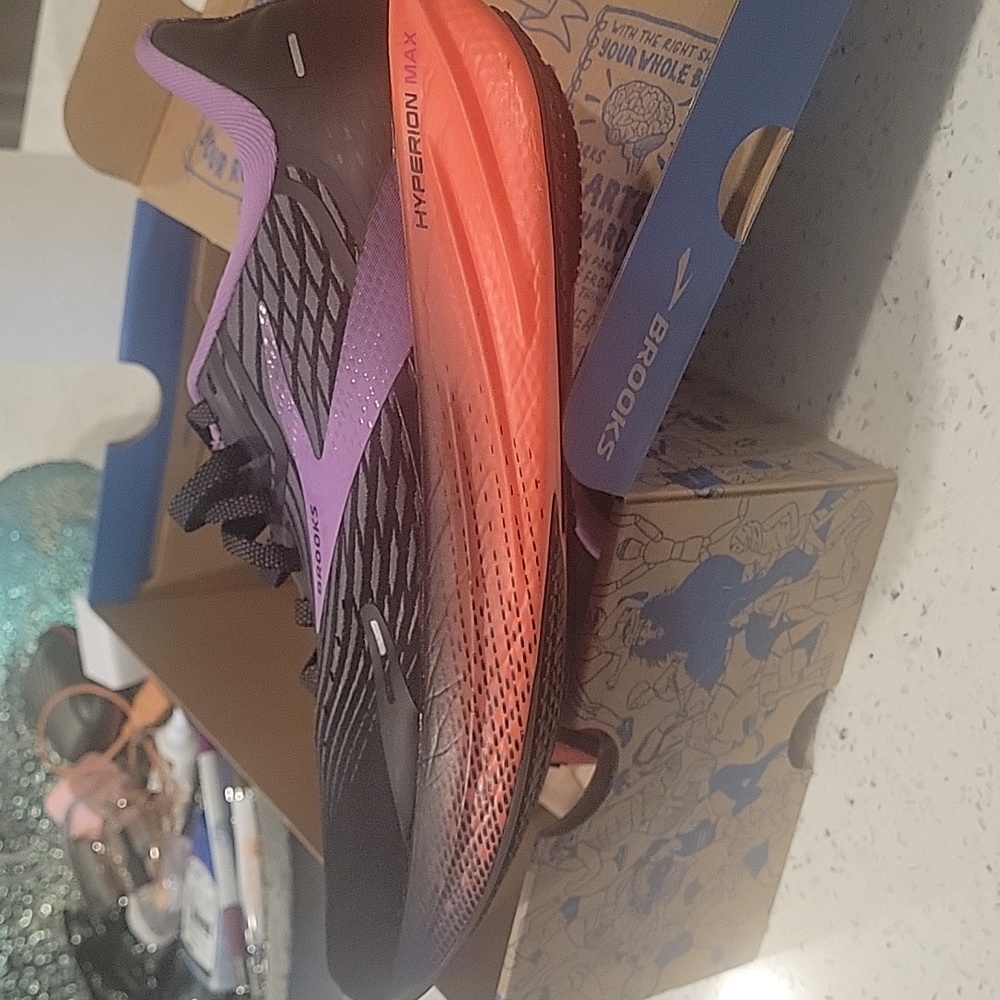 Brooks Women's Hyperion Max - Black, Purple, Red